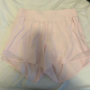 Lululemon hotty hot high rise size 8 4 inch shorts